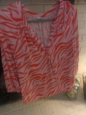 crown & ivy Pink and Orange Zebra-Print V-Neck Blouse